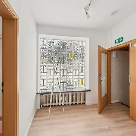 Apartment Worker Place *